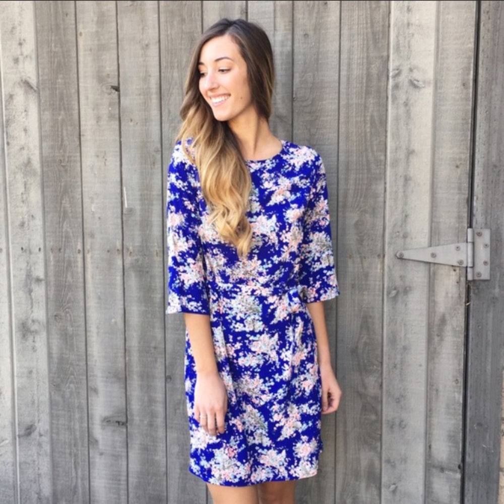 Gorgeous Royal Blue Floral Dress!  💙❤️